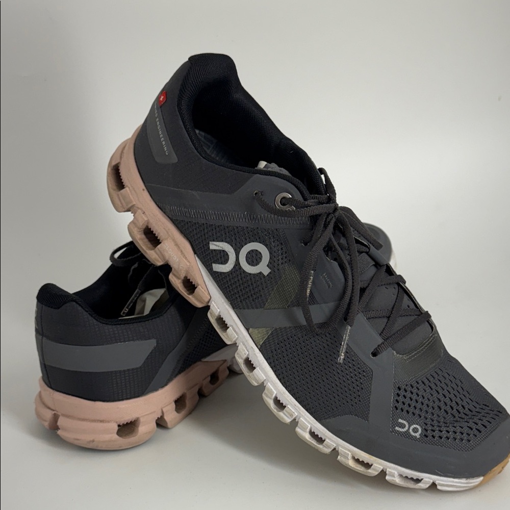 ON Cloudflow Womens Shoes Size 11 Color: Rock/Rose